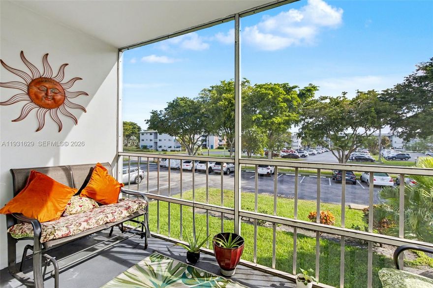 This spacious corner unit features two bedrooms and two bathrooms, with laundry facilities on site. Enjoy the convenience of a pool and gym, as well as proximity to shopping, restaurants, Ft. Lauderdale Airport, highways, the Hard Rock Casino, and the famous Hollywood Broadwalk.