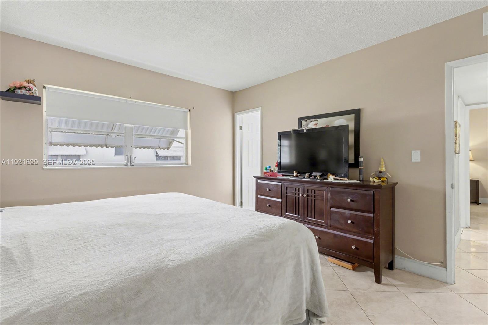 HILLCREST NO 4 CONDO - Residential