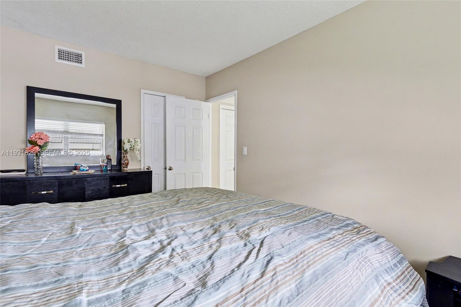 HILLCREST NO 4 CONDO - Residential