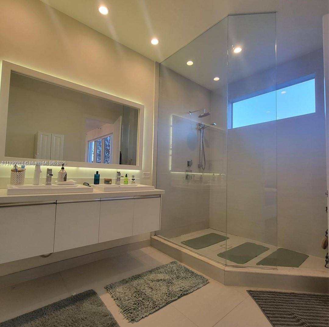 LANDMARK AT DORAL - Residential