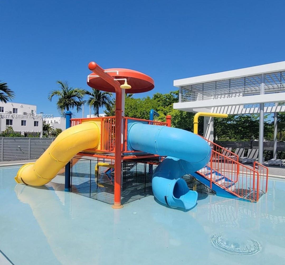LANDMARK AT DORAL - Residential