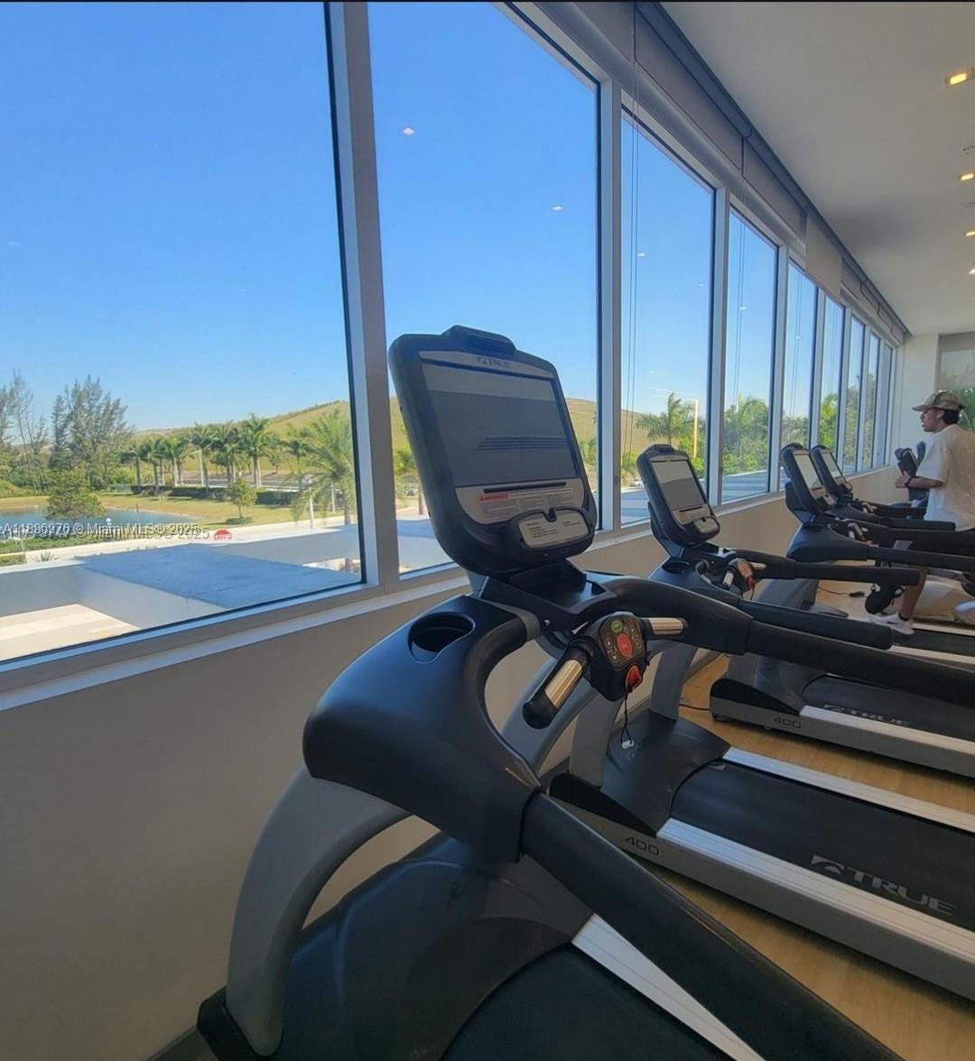 LANDMARK AT DORAL - Residential