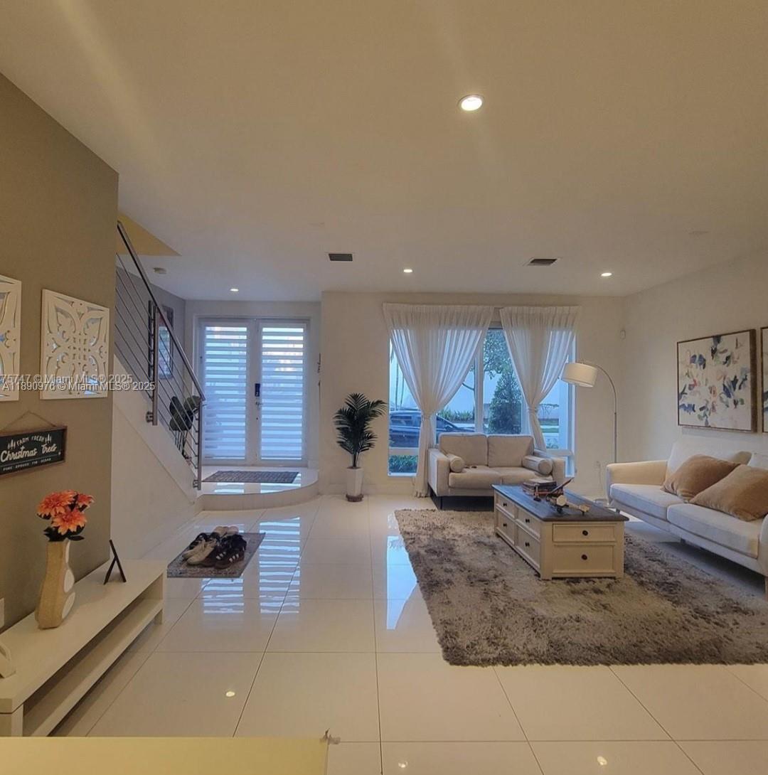 LANDMARK AT DORAL - Residential
