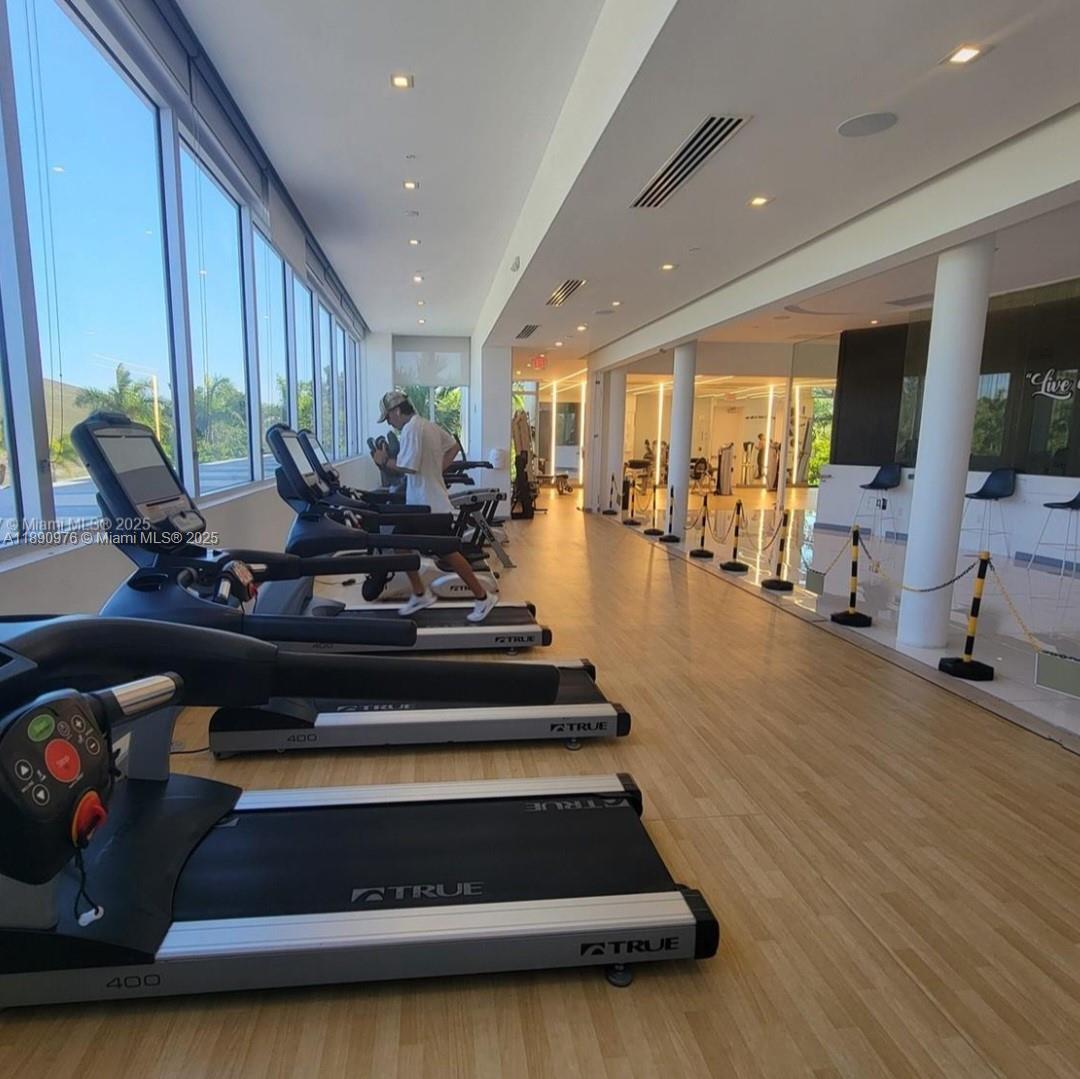 LANDMARK AT DORAL - Residential