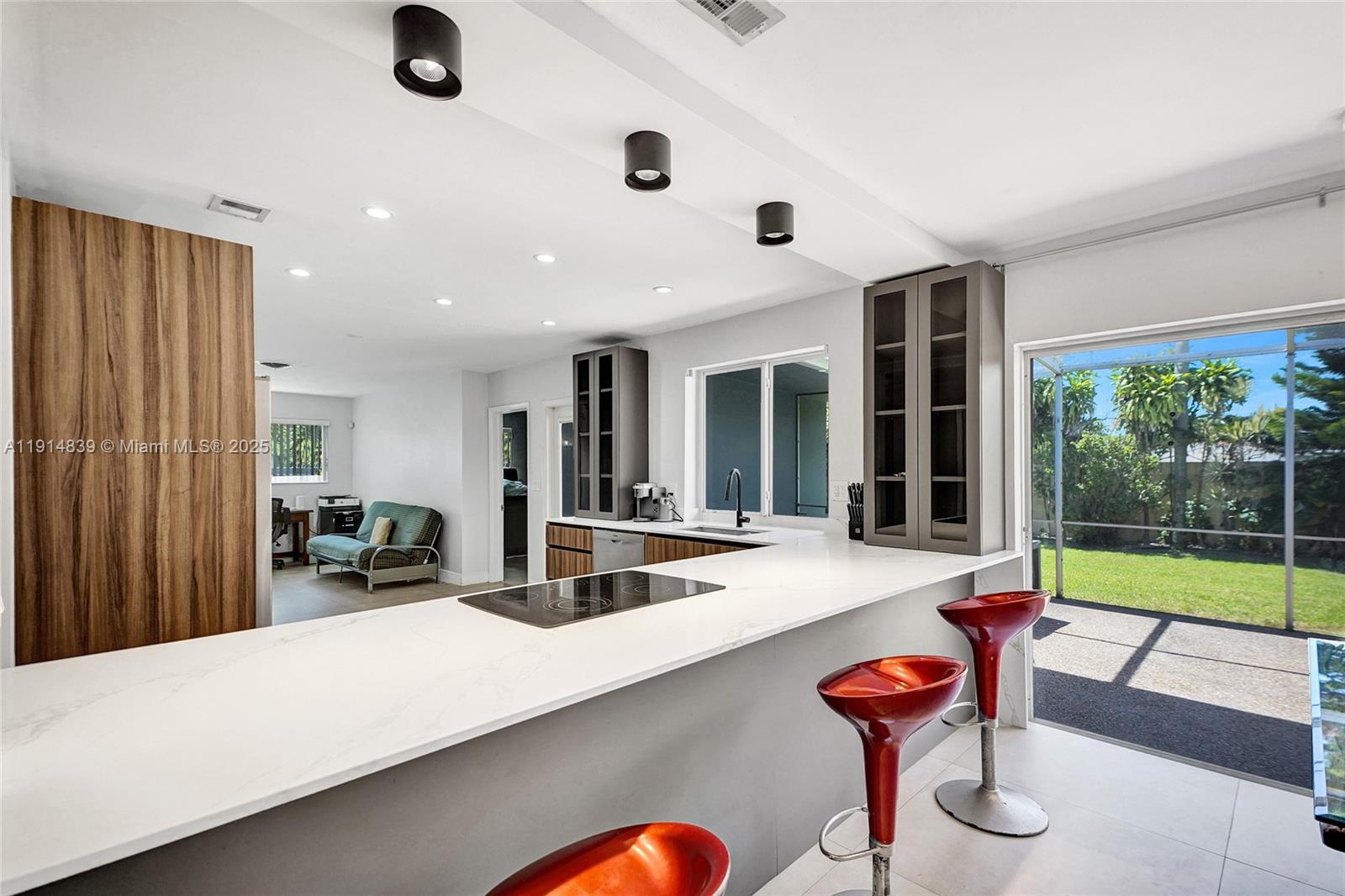 SKY LAKE - Residential