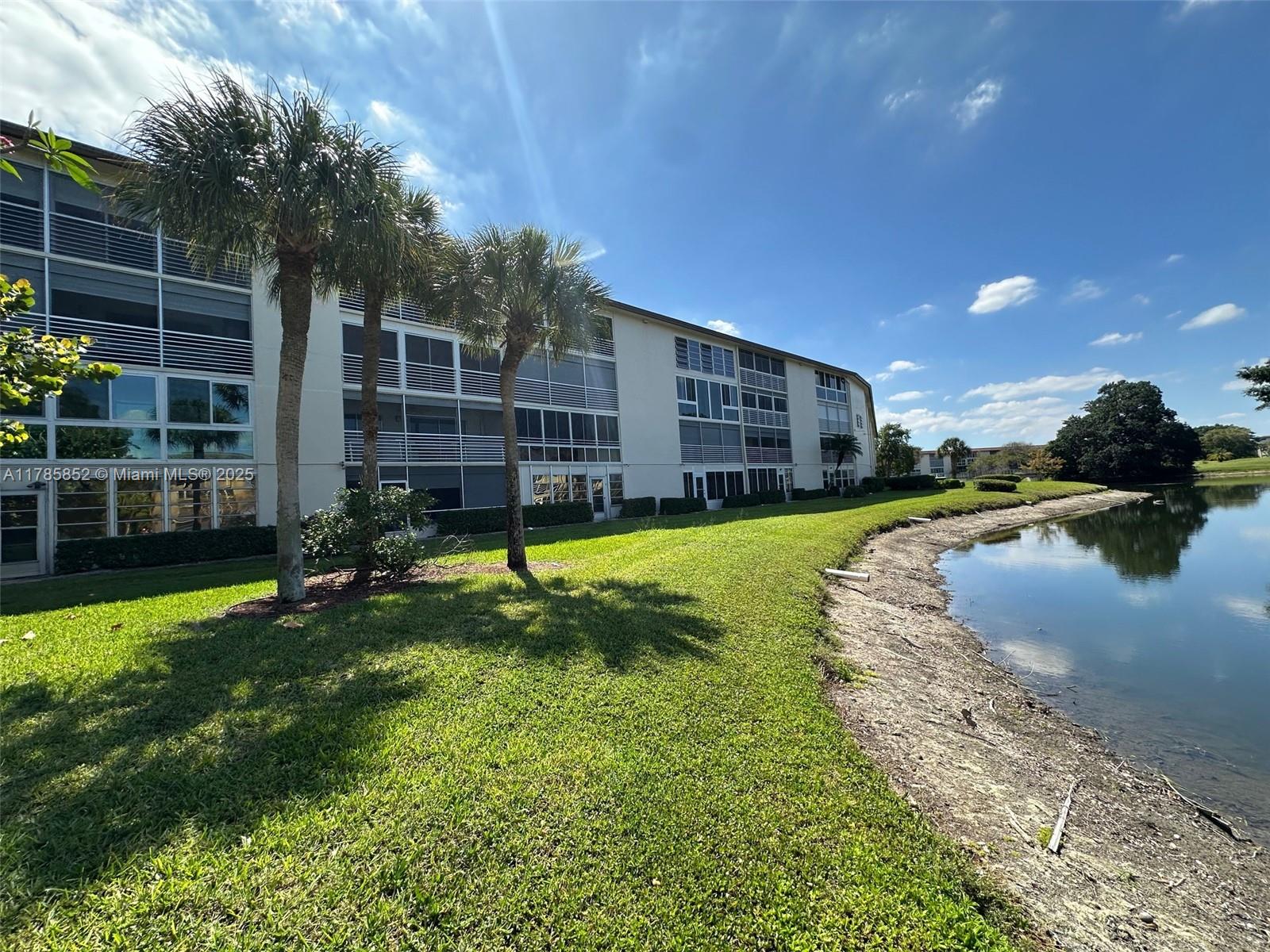 Property for Sale at 3101 Portofino Pt M2, Coconut Creek, Broward County, Florida - Bedrooms: 2 
Bathrooms: 2  - $95,000