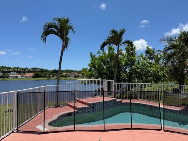 7964 La Rose Ct, Lake Worth, FL, 33467/$399,900 2 7964 La Rose Ct