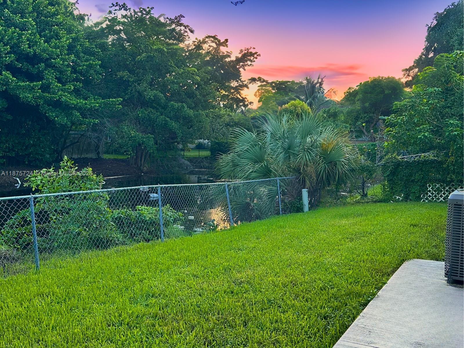 CORAL SPRINGS COUNTRY CLU - Residential