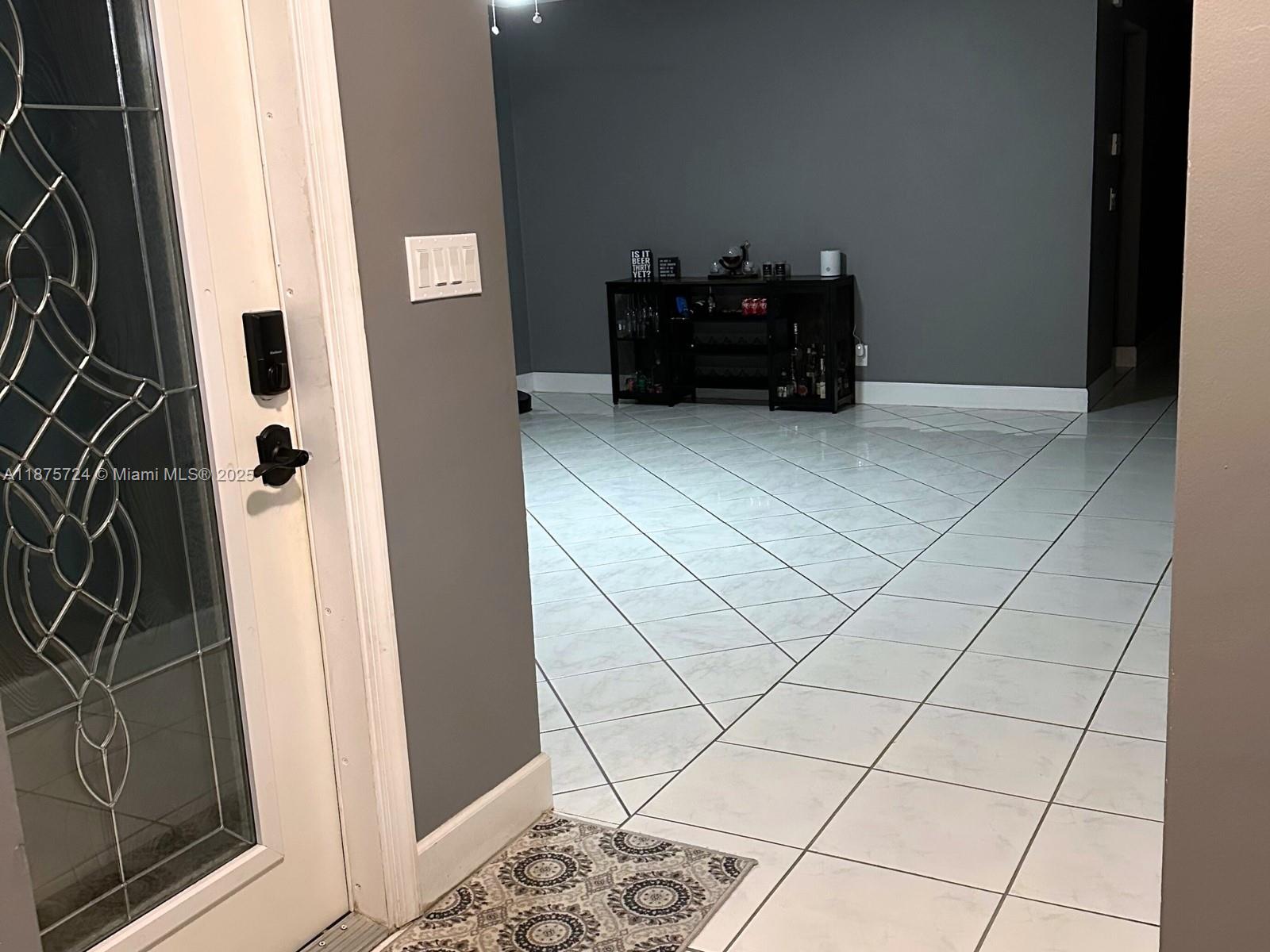 CORAL SPRINGS COUNTRY CLU - Residential