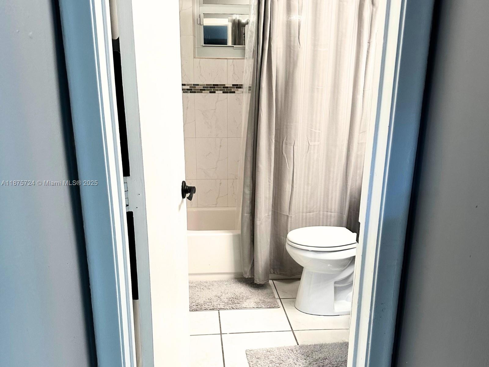 CORAL SPRINGS COUNTRY CLU - Residential