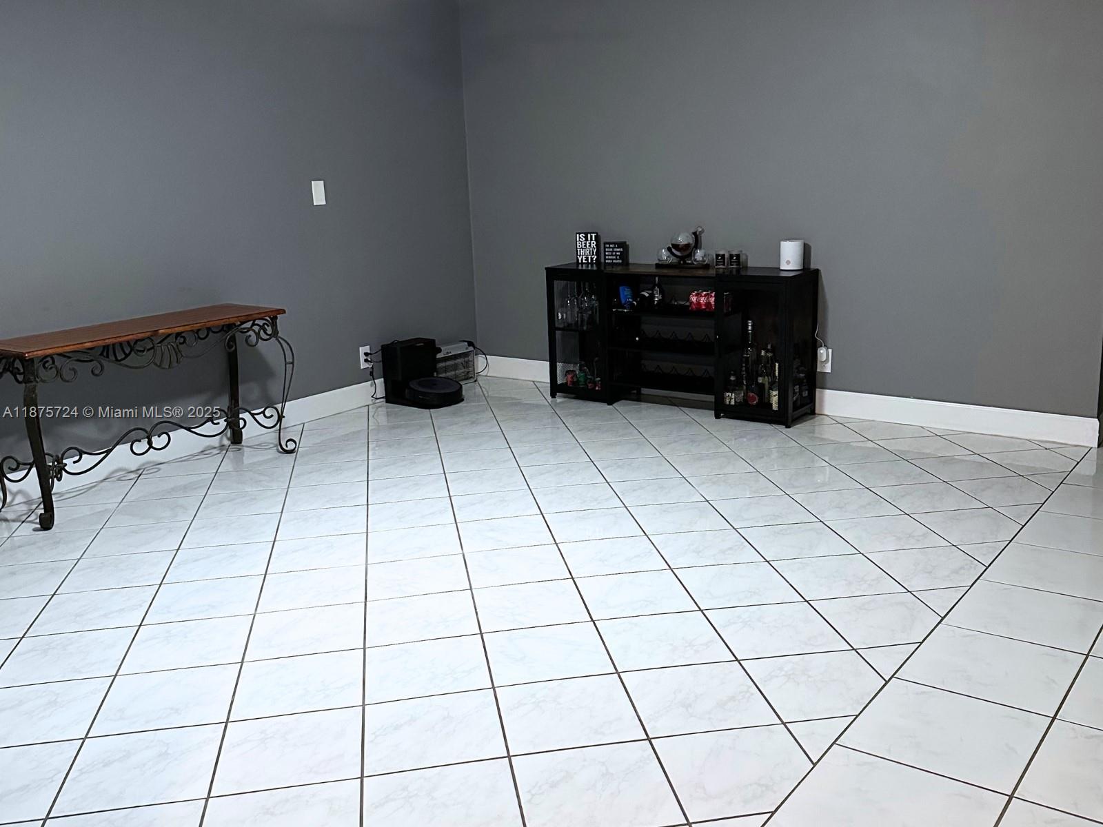 CORAL SPRINGS COUNTRY CLU - Residential