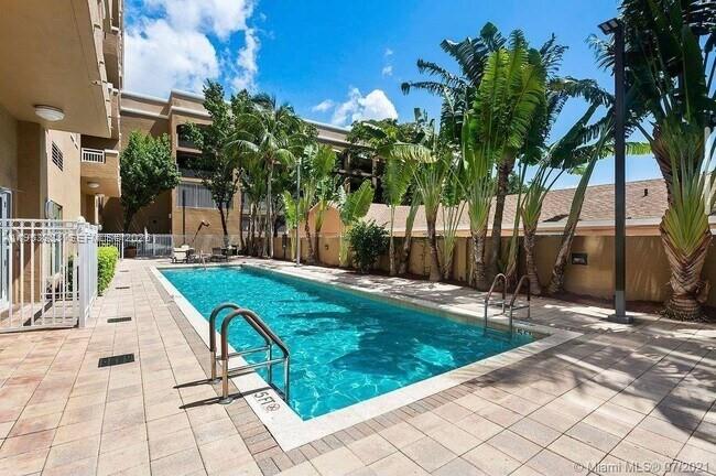 DA VINCI ON DOUGLAS CONDO - Residential