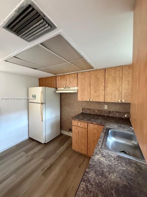LAUDERHILL MANOR - Residential Lease