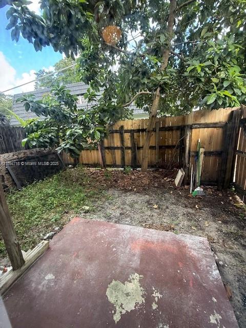 LAUDERHILL MANOR - Residential Lease