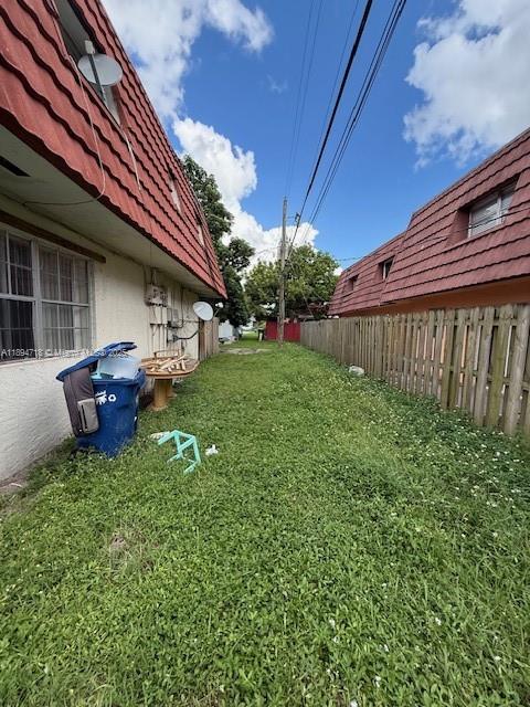 LAUDERHILL MANOR - Residential Lease