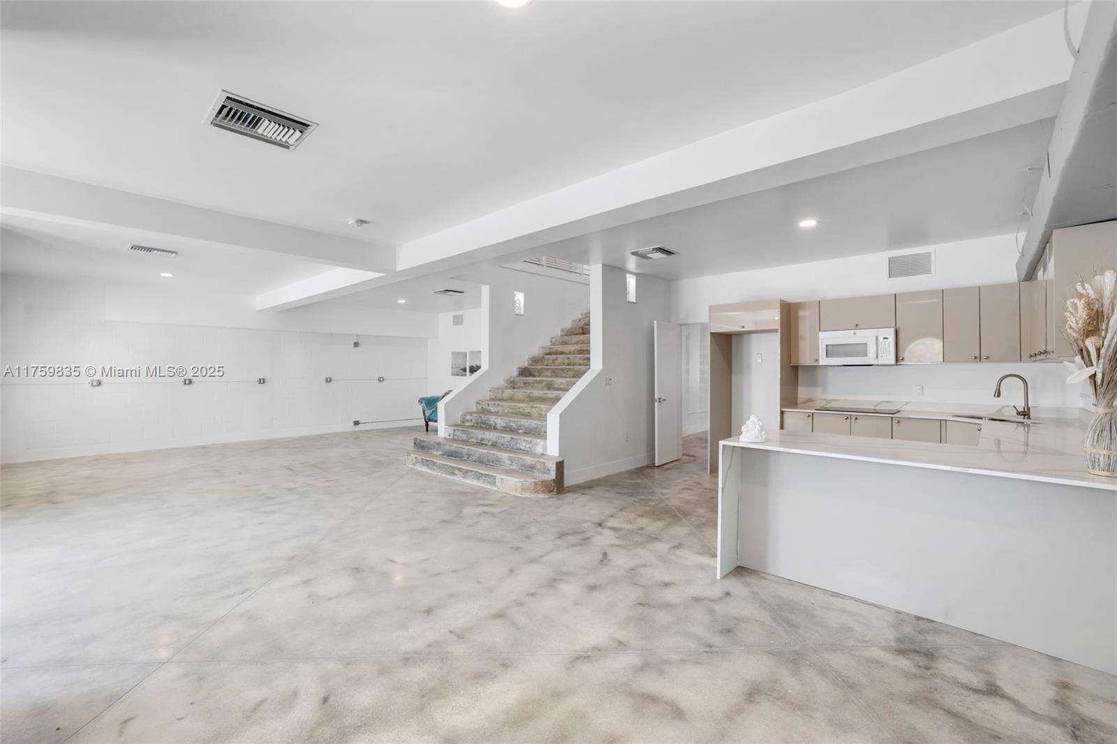 HOLLEMAN MANOR ADDN - Residential Income