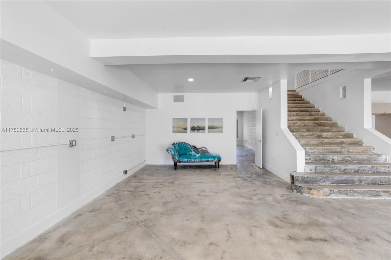 3300 NW 19th Ave