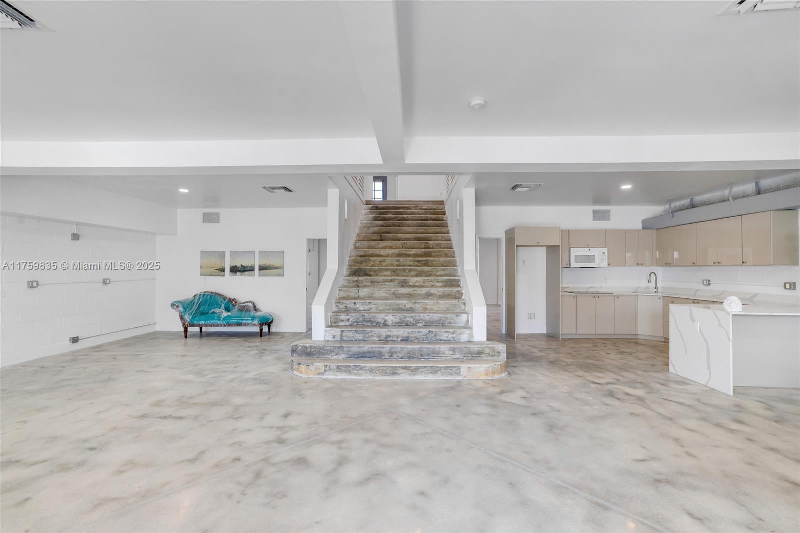 3300 NW 19th Ave