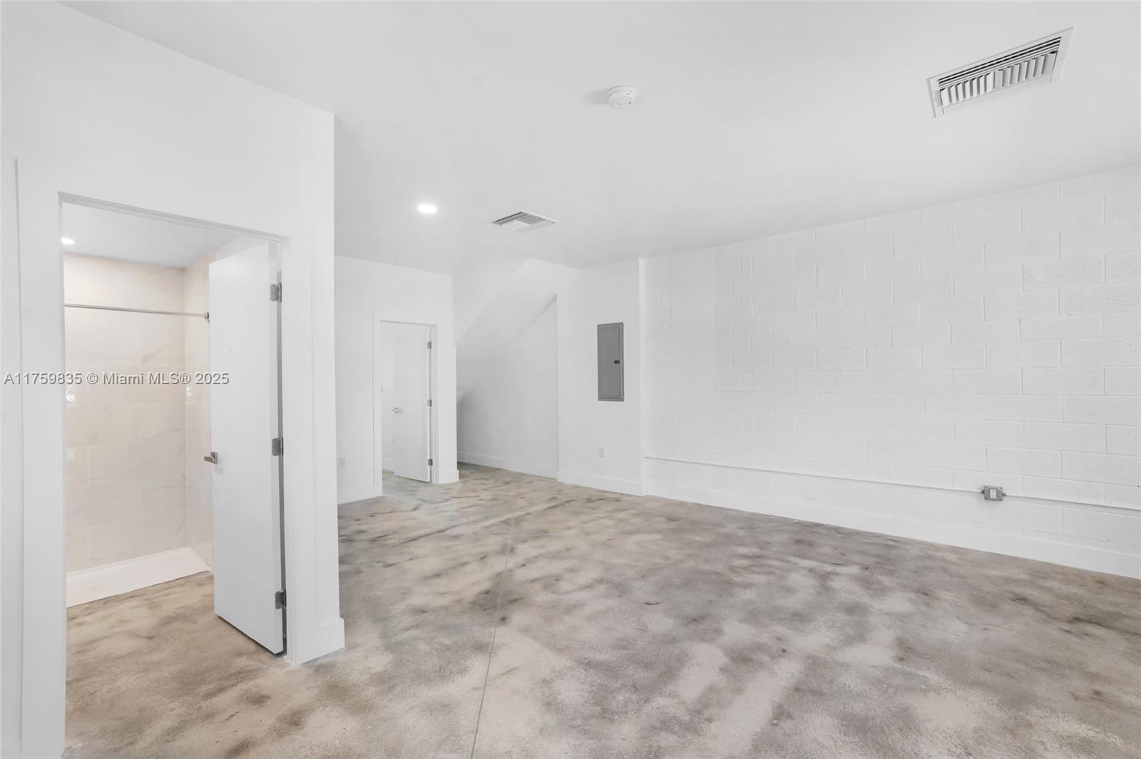 HOLLEMAN MANOR ADDN - Residential Income