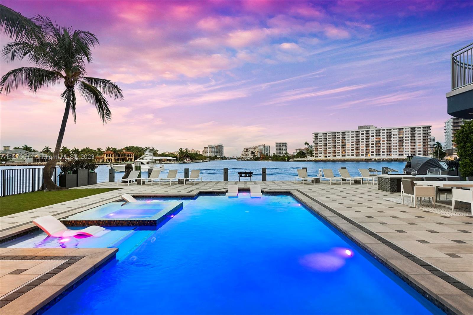 SEA ISLAND - Residential