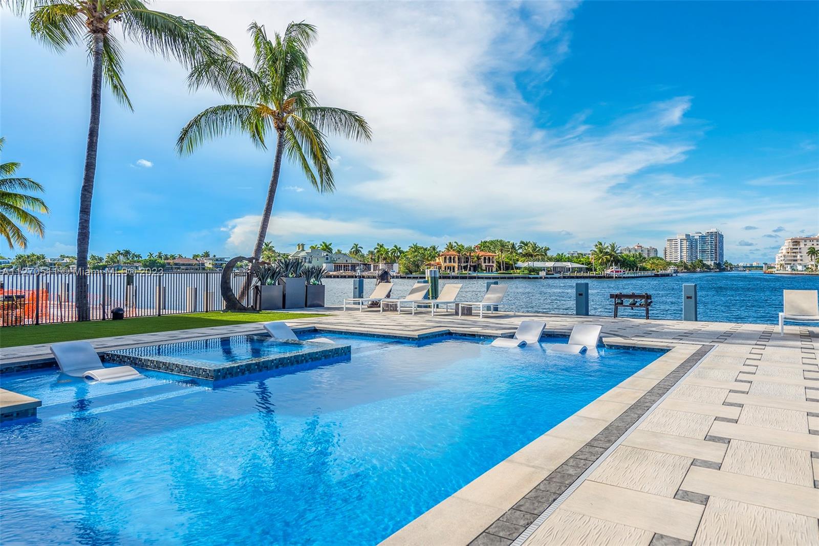 SEA ISLAND - Residential