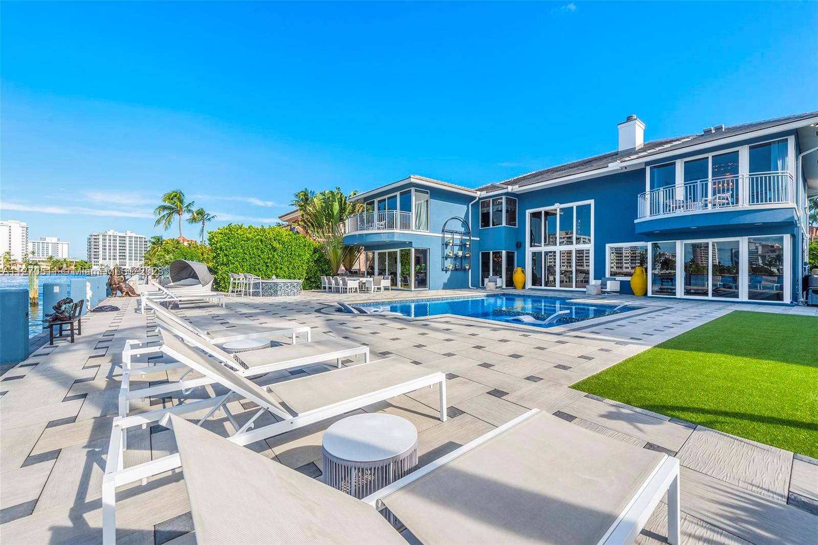 SEA ISLAND - Residential