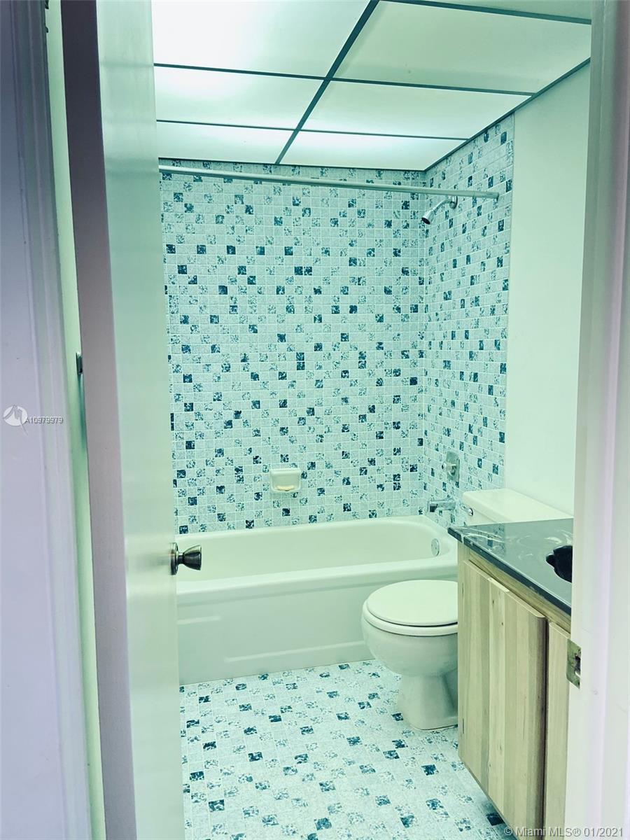 HORIZONS WEST CONDO #9 - Residential