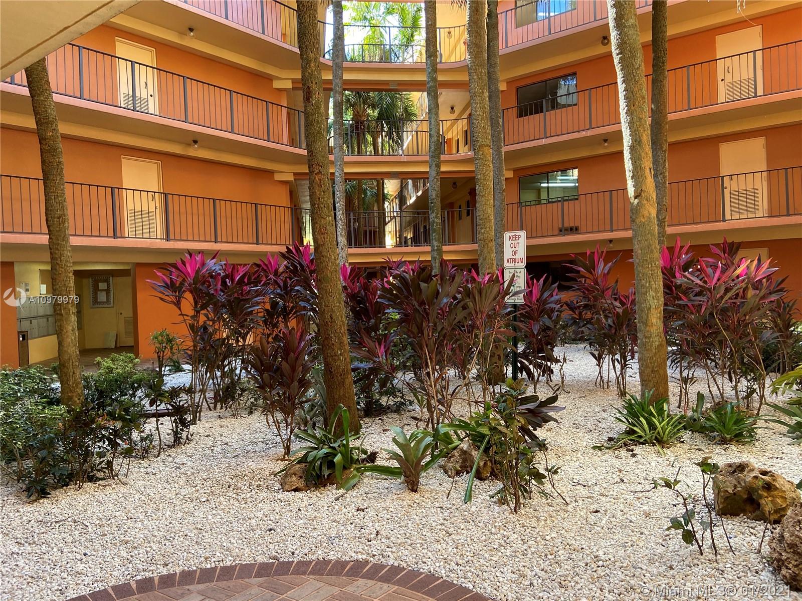 HORIZONS WEST CONDO #9 - Residential