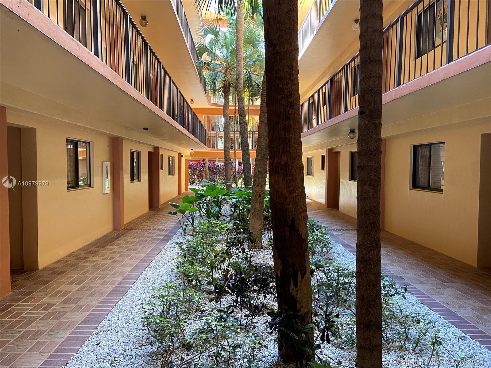 HORIZONS WEST CONDO #9 - Residential