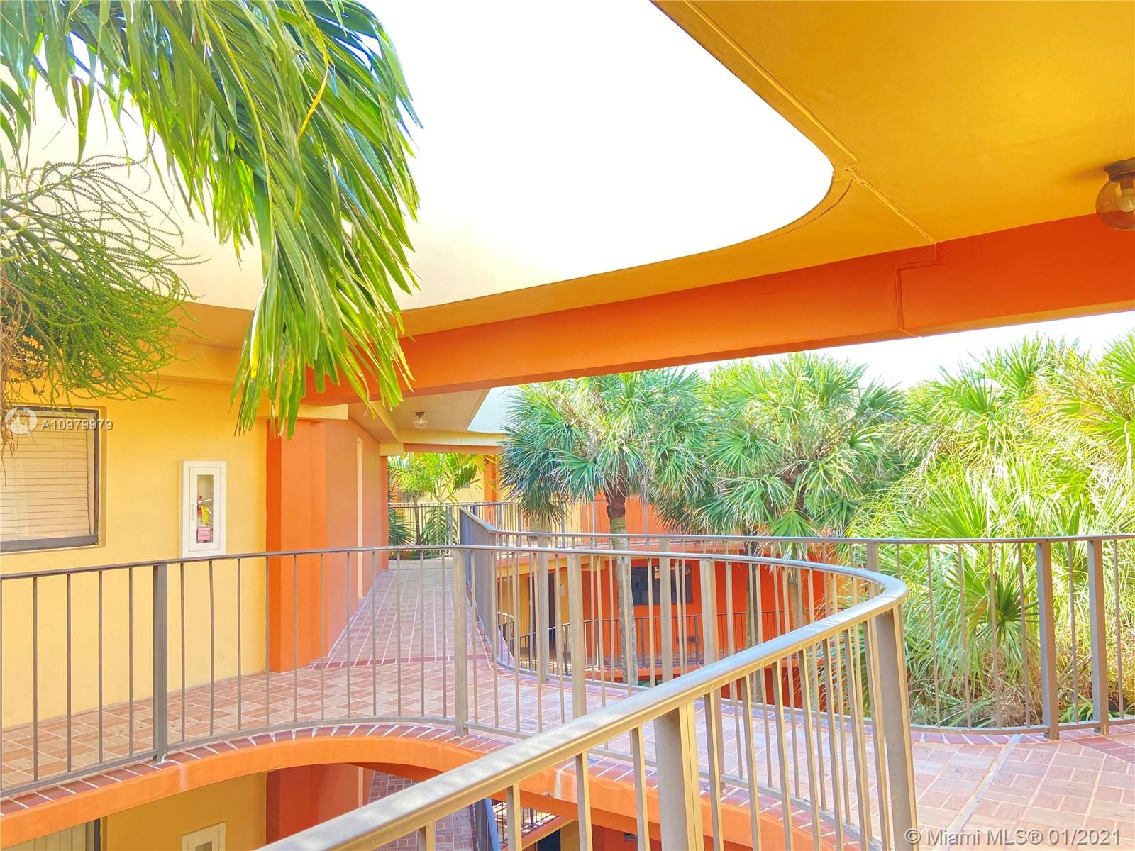 HORIZONS WEST CONDO #9 - Residential