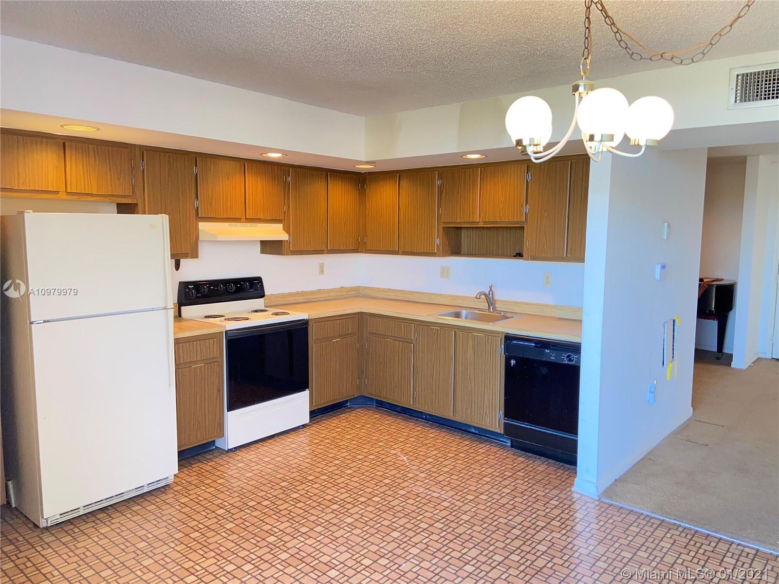 HORIZONS WEST CONDO #9 - Residential