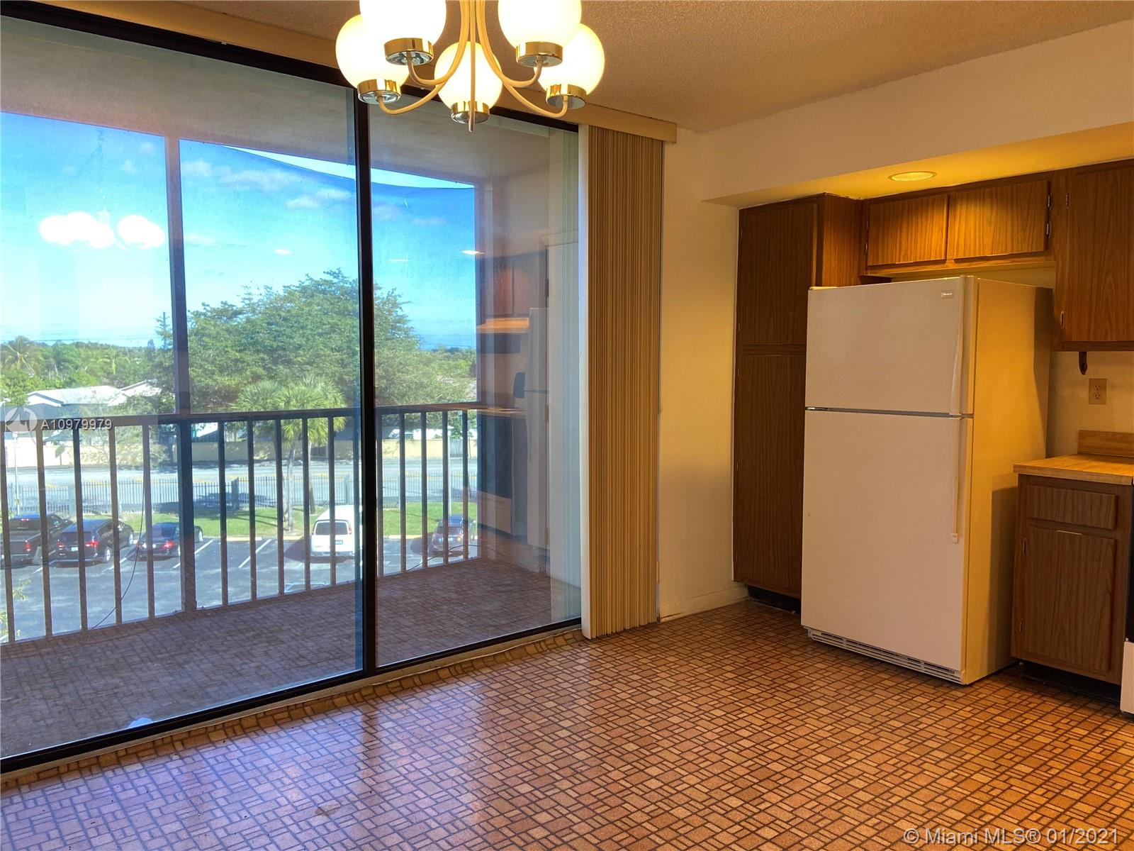 HORIZONS WEST CONDO #9 - Residential