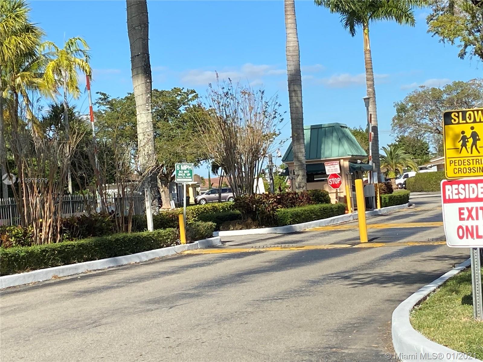 HORIZONS WEST CONDO #9 - Residential