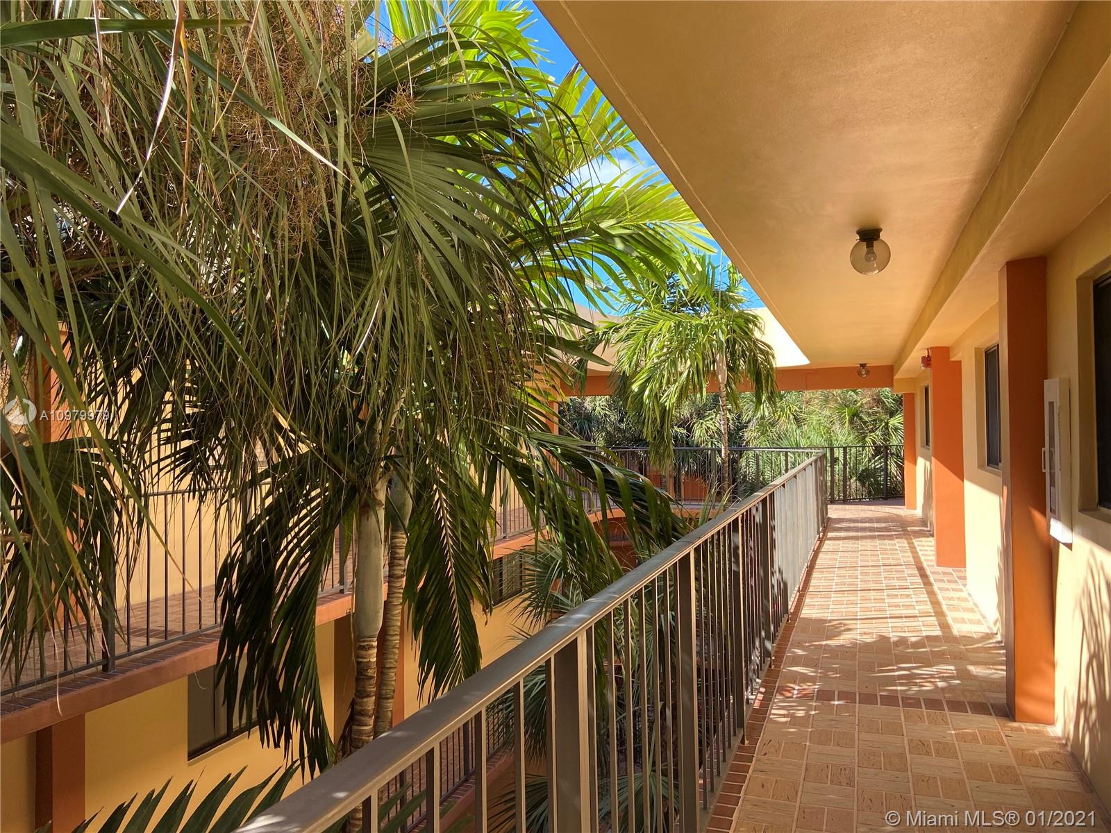 HORIZONS WEST CONDO #9 - Residential