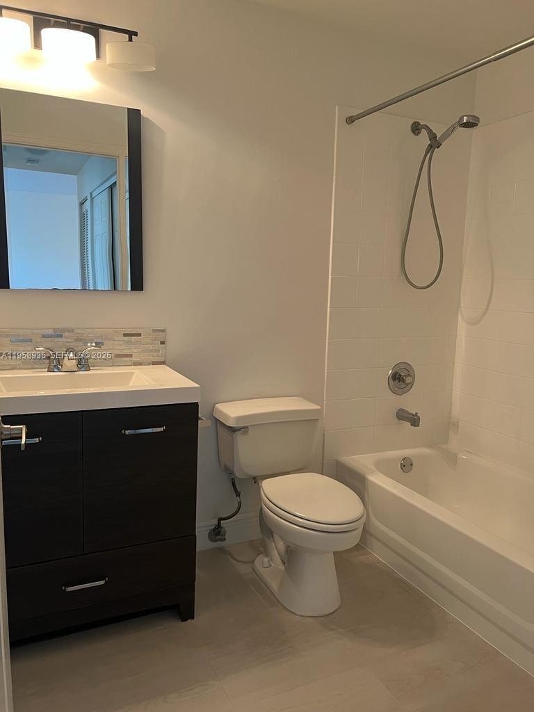 DORAL HOUSE CONDO NO 3 - Residential Lease