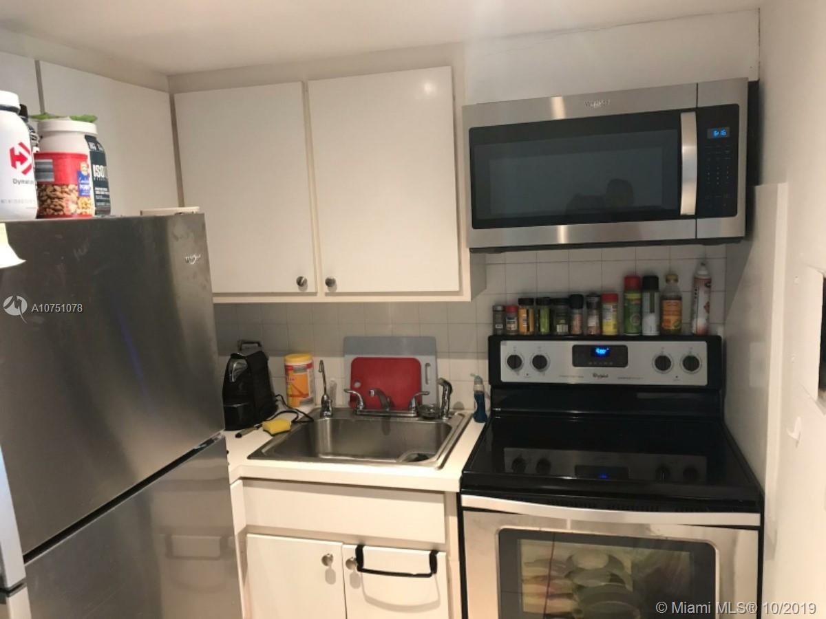 BAYSHORE YACHT & TENNIS C - Residential Lease