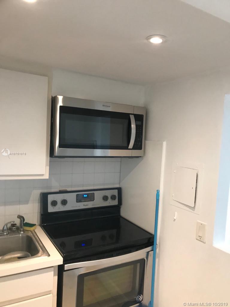 BAYSHORE YACHT & TENNIS C - Residential Lease