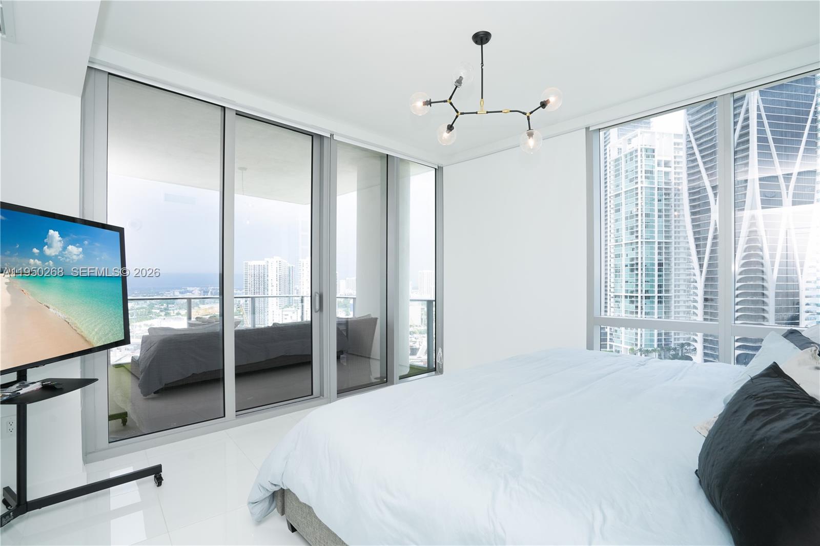 PARAMOUNT MIAMI WORLDCENT - Residential