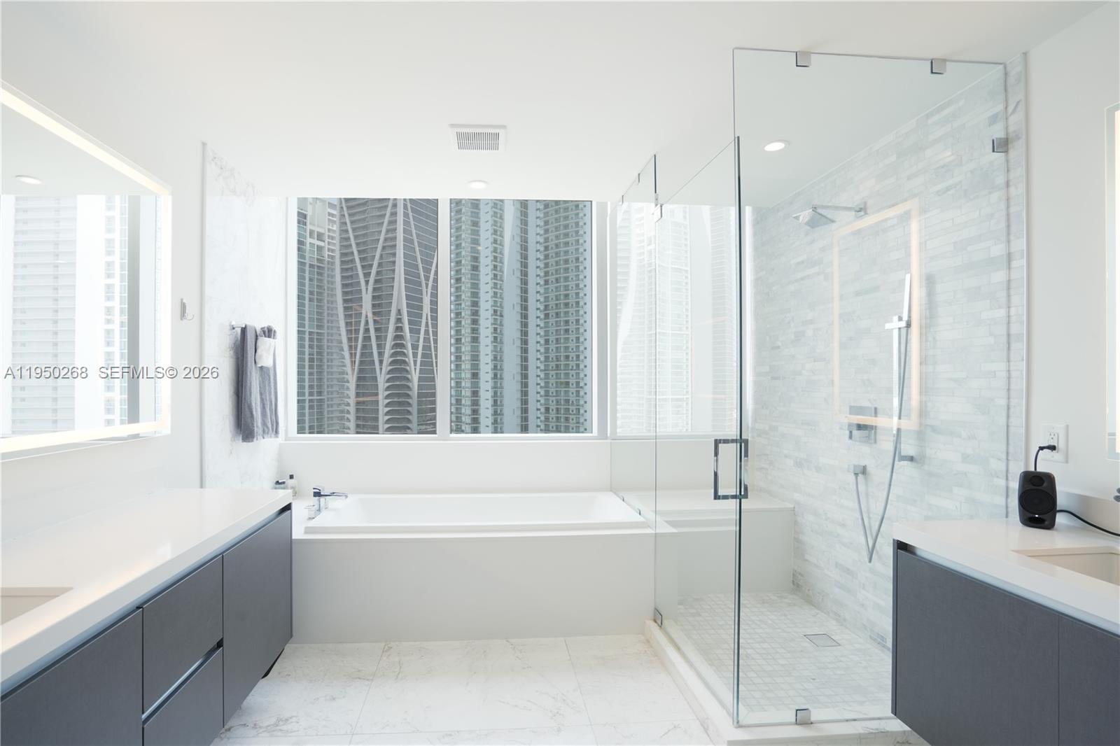 PARAMOUNT MIAMI WORLDCENT - Residential