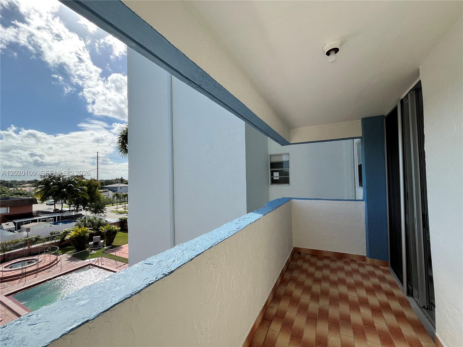 5050 Condominium - Residential