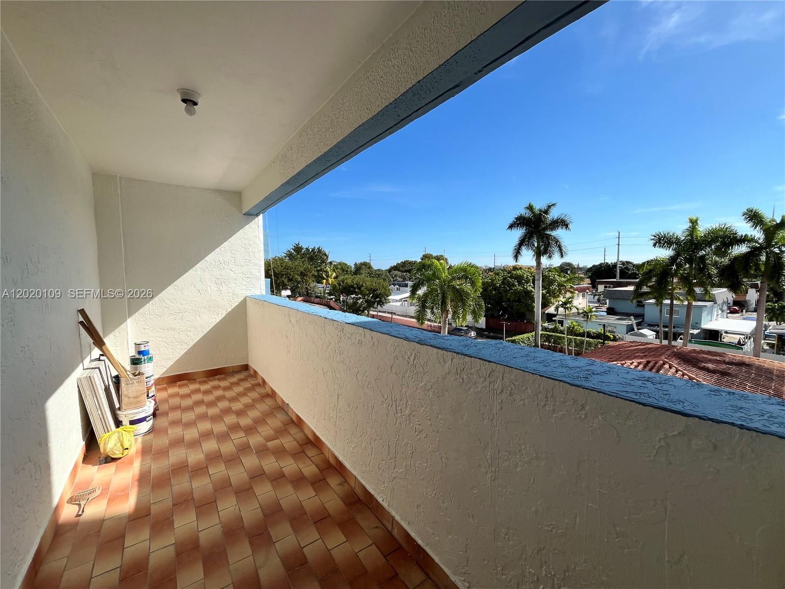 5050 Condominium - Residential