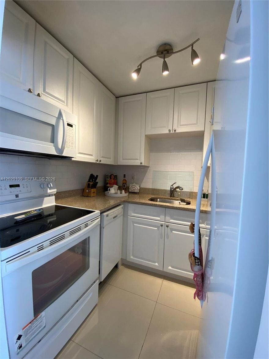 5050 Condominium in the heart of Miami! One Bedroom One Full bathroom with fully Renovated Kitchen and Bathroom. New Air Conditioning Installed in March 2026. New Floors. New High Impact window with blinds. Peaceful view. Property can be rented after purchased. Building at the end of the process to obtain the 40-50 years recertification with New Roof and structure work completed. New carpet and baseboards placed on hallways. Unit is vacant and ready to Sell.