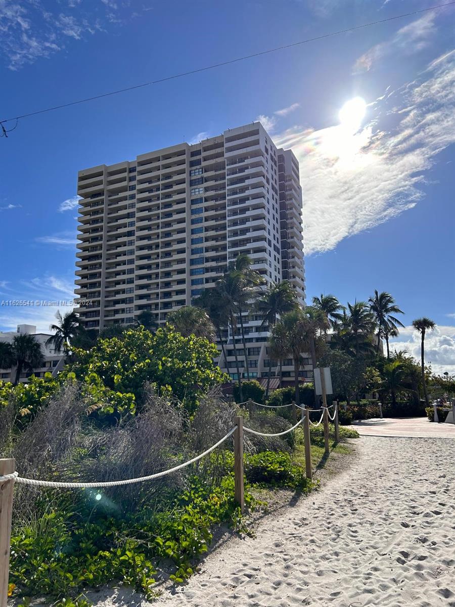 CLUB ATLANTIS CONDO - Residential