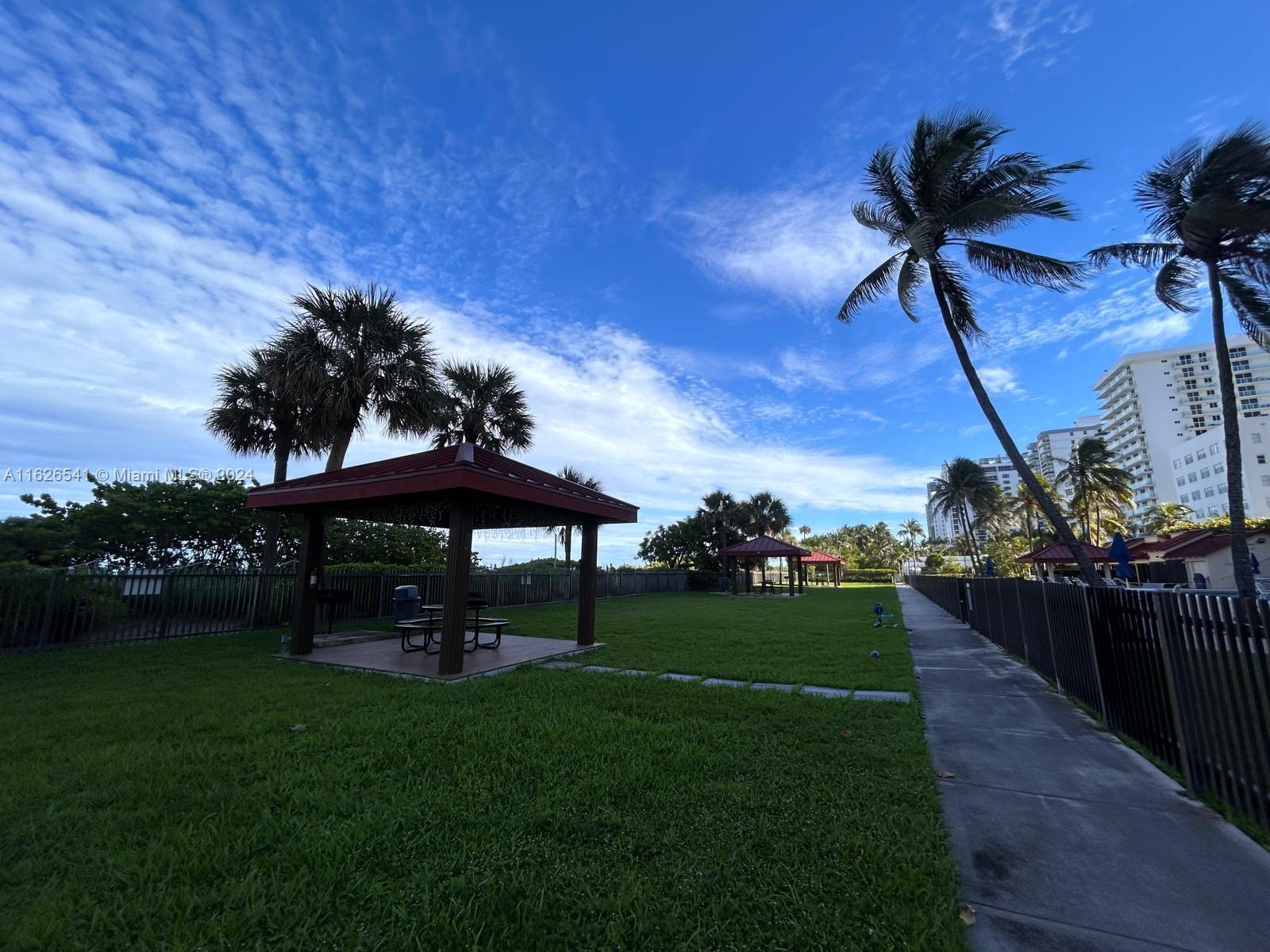 CLUB ATLANTIS CONDO - Residential