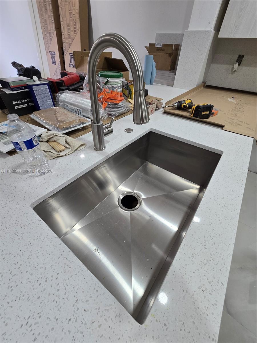 WESTLAND CONDO - Residential Lease