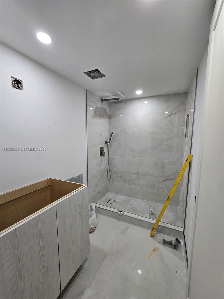 WESTLAND CONDO - Residential Lease