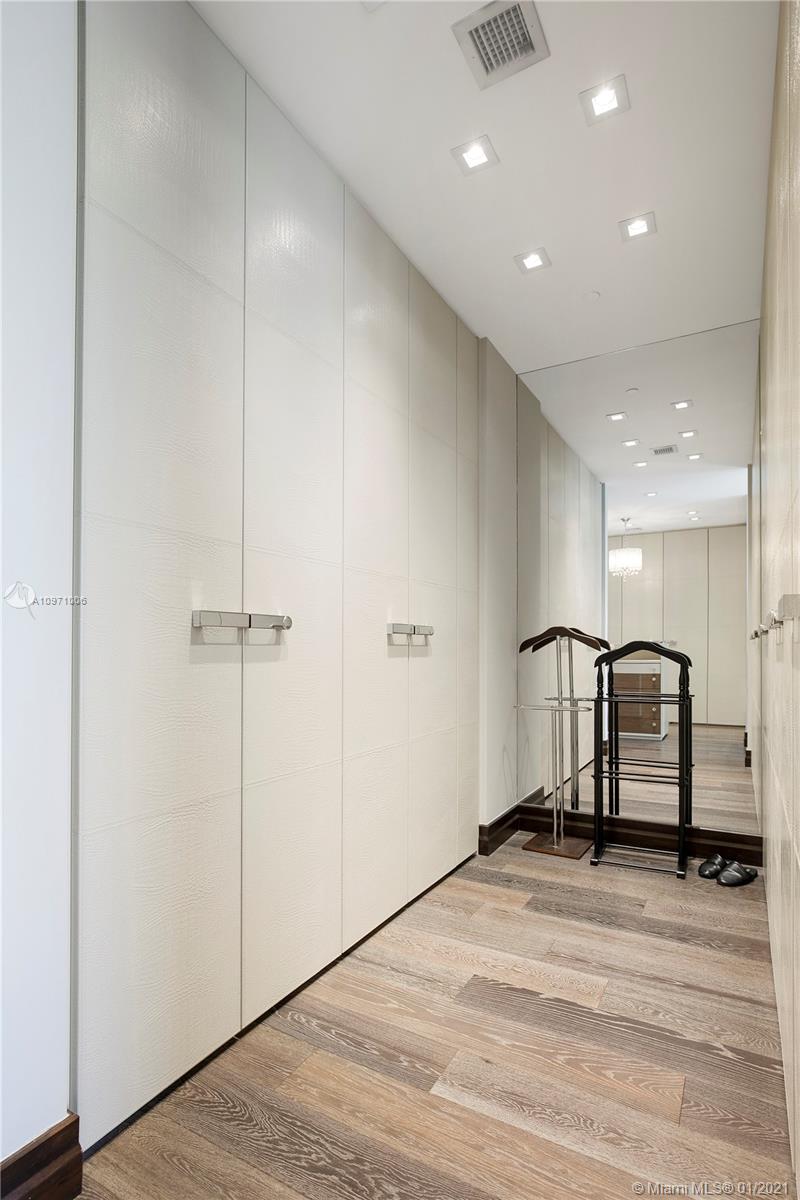 17749 COLLINS AVENUE COND - Residential