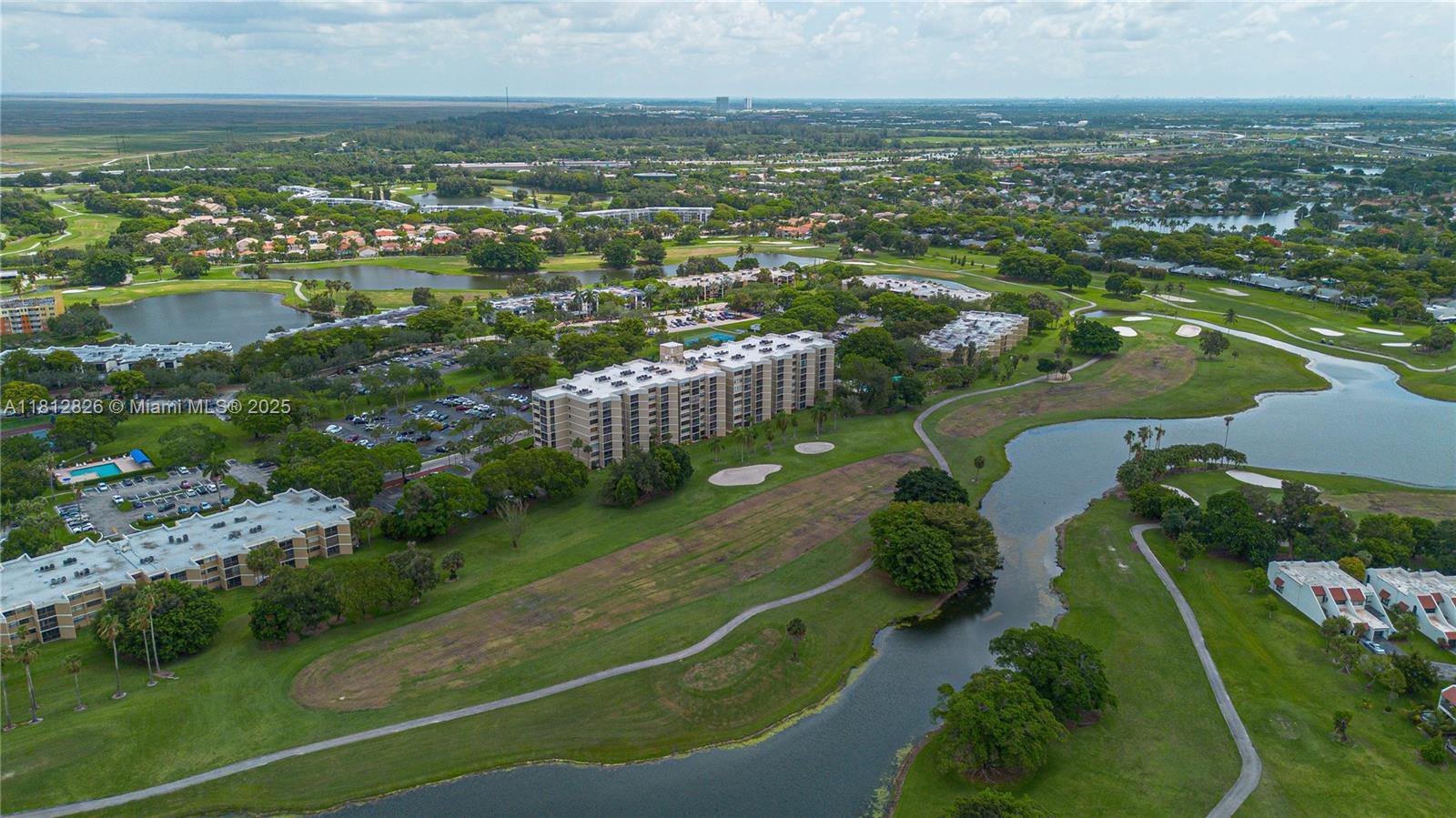 COUNTRY CLUB APTS AT - Residential