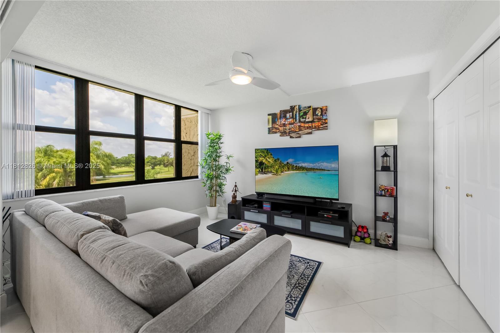 COUNTRY CLUB APTS AT - Residential