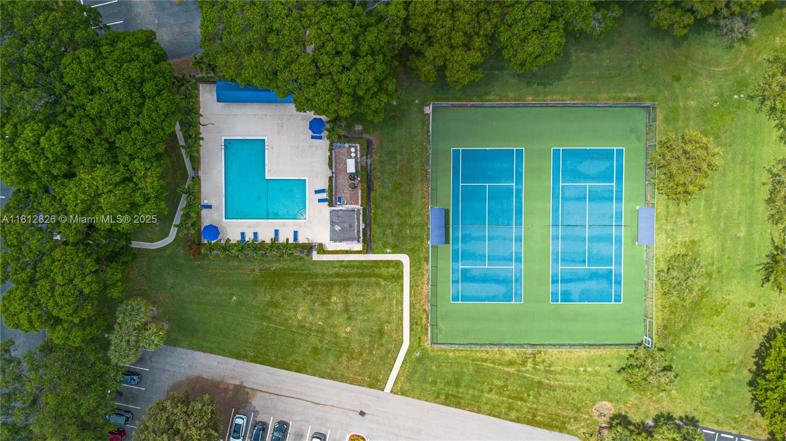 COUNTRY CLUB APTS AT - Residential